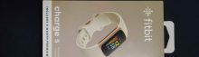 Recenze chytrého náramku Fitbit Charge 5