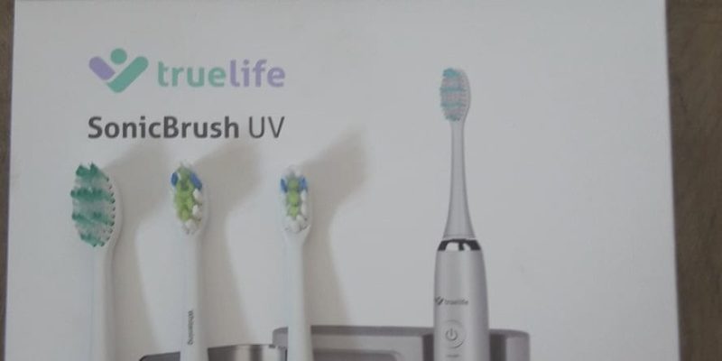 Recenze sonického kartáčku TrueLife SonicBrush UV